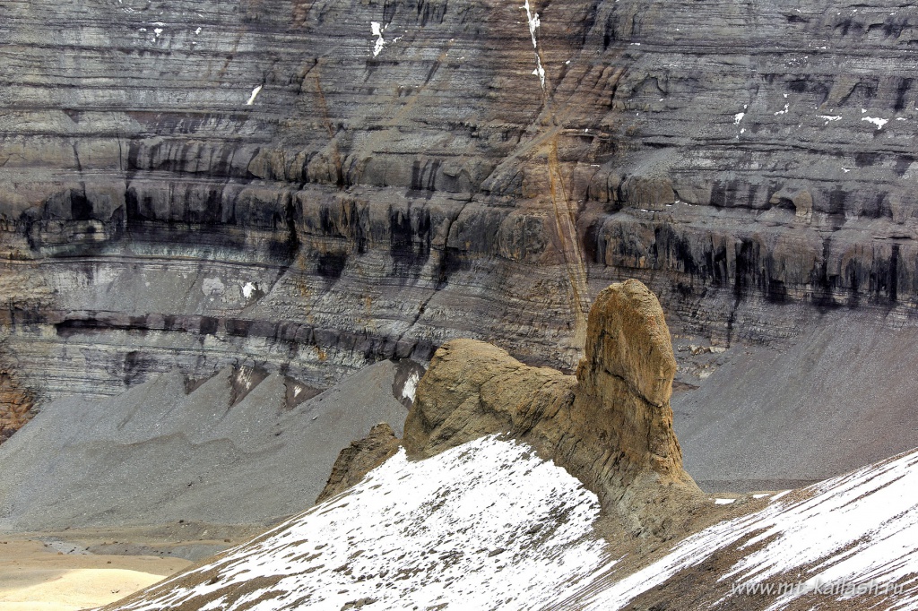 Каменный Сфинкс. Долина Кхандро Санглам. Вид с юго-восточного плеча Кайласа